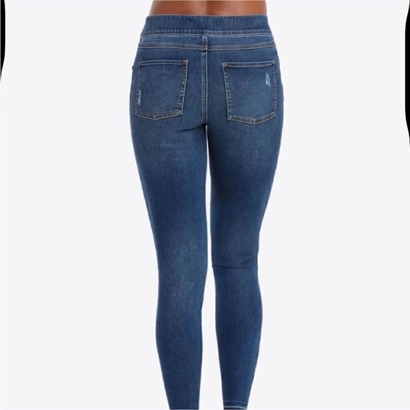 Spanx Distressed Skinny Jeans with Raw Hem Size Small Pull On - Picture 4 of 11